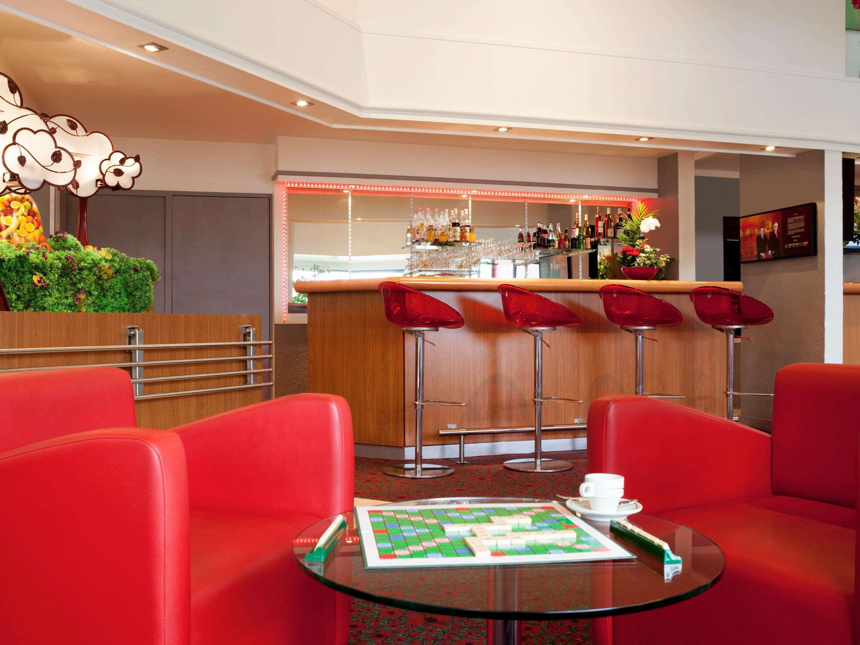 Ibis Nemours Hotel Exterior photo