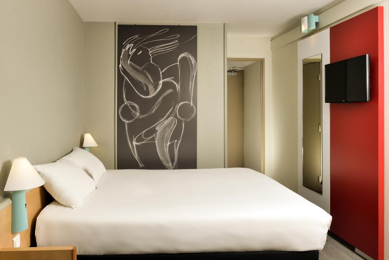 Ibis Nemours Hotel Exterior photo